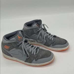 Nike Air Jordan 1 Mid 'Atomic Orange’